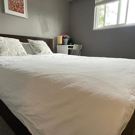 Private Room With Queen Bed In Richmond 202 외부 사진