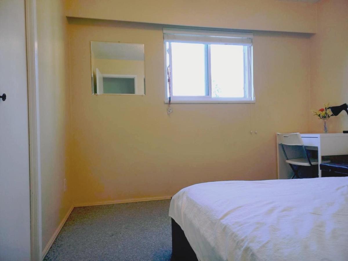 Private Room With Queen Bed In Richmond 202 외부 사진