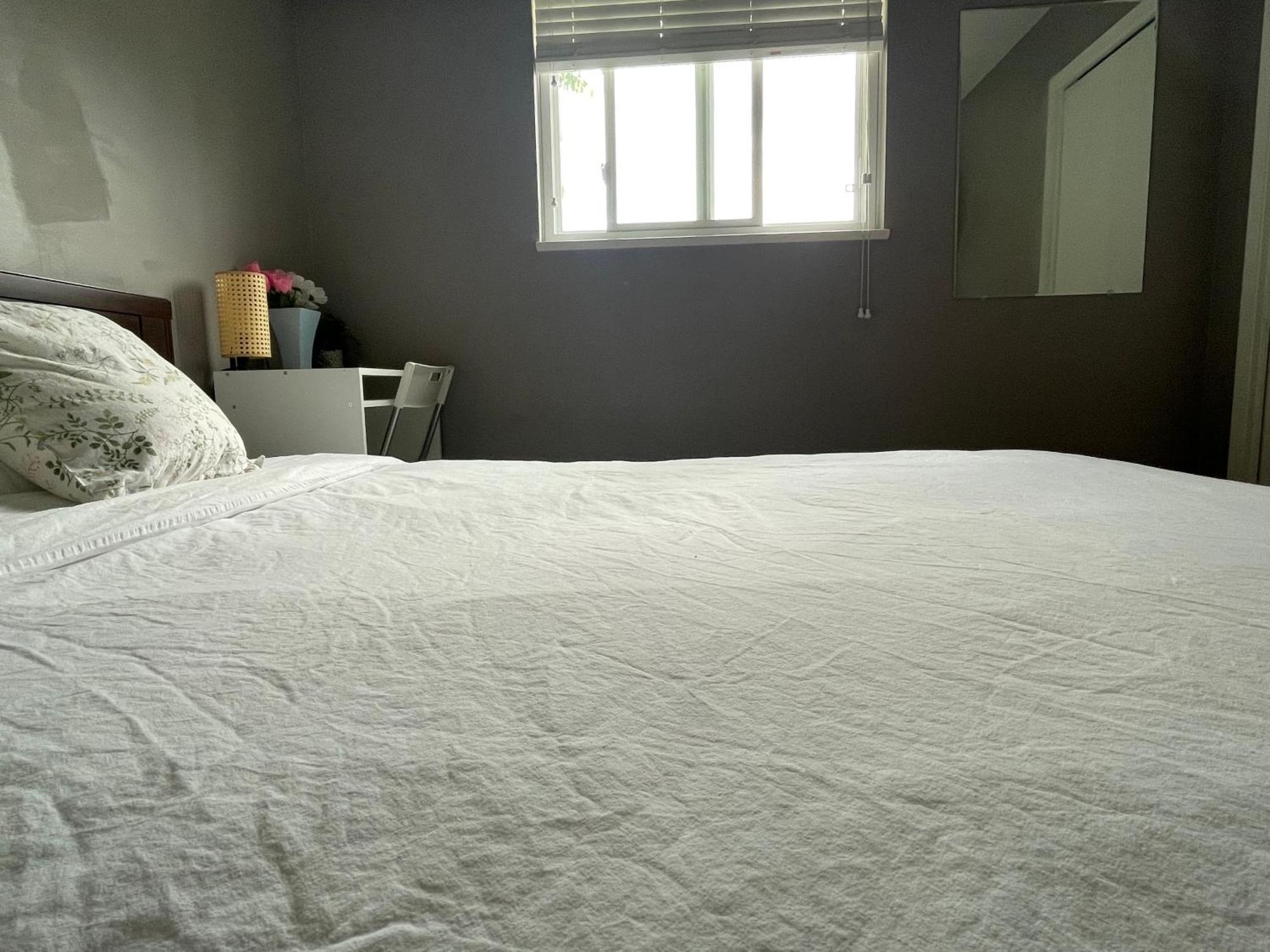 Private Room With Queen Bed In Richmond 202 외부 사진